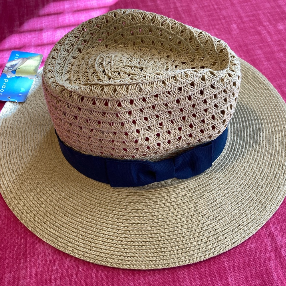 New Broadwalk straw hat w navy band